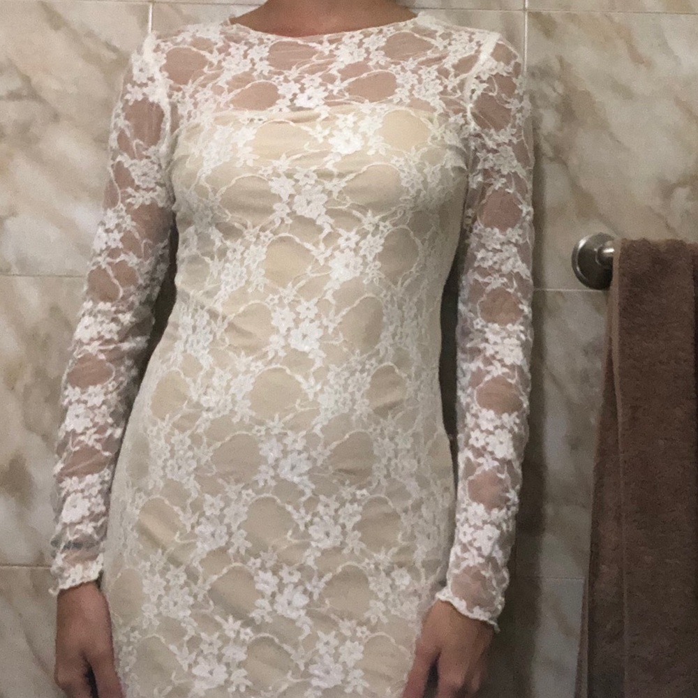 Elegant dress for sale!! 💗